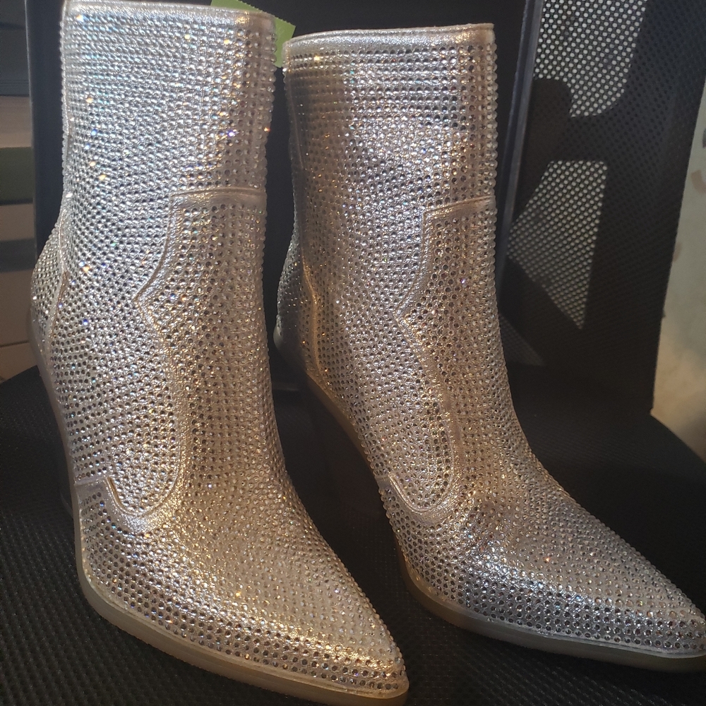 NIB Silver Rhinestone Boots - Picture 2 of 5